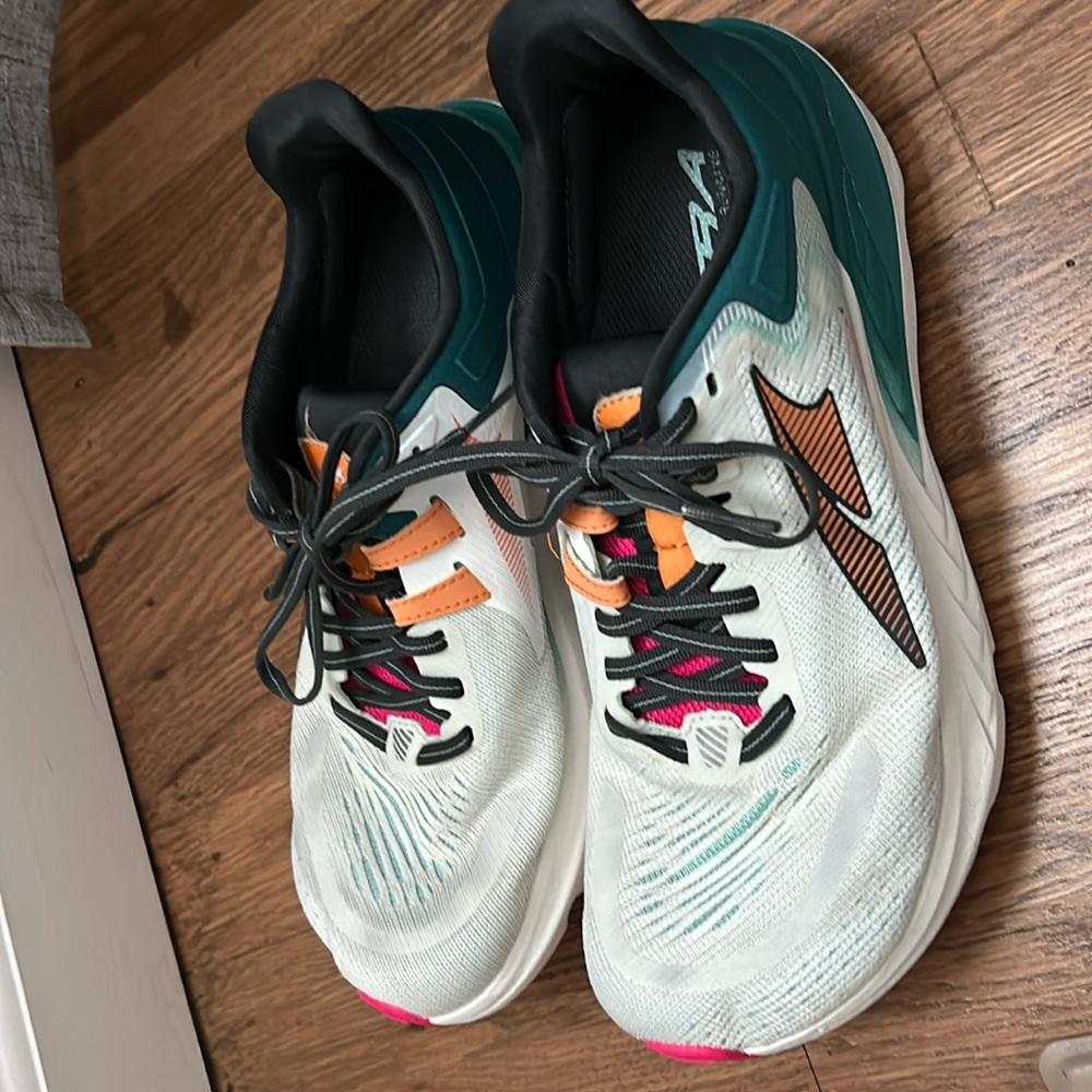 Altra Provision 6